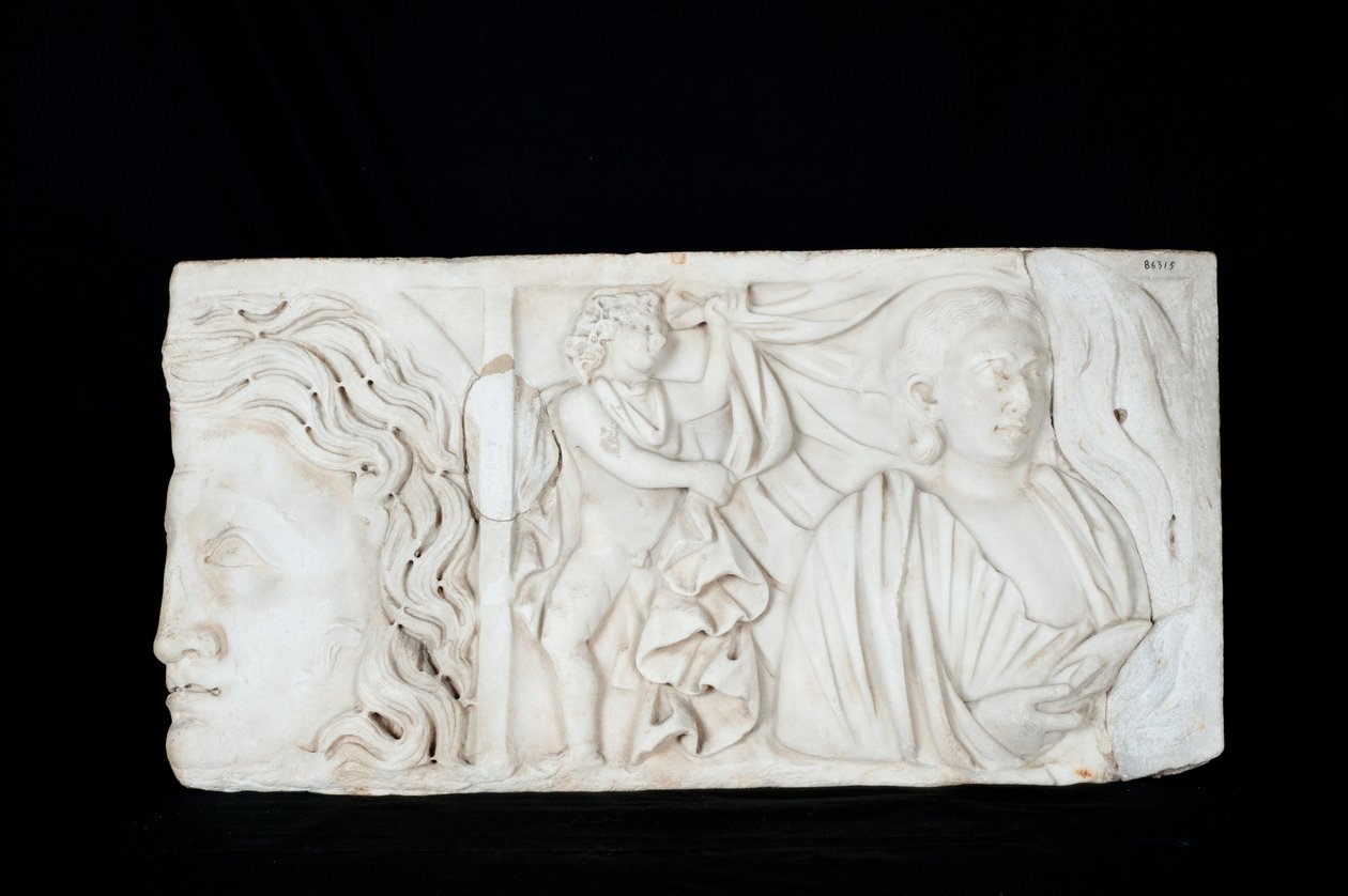 Frammento di un sarcofago da Roman