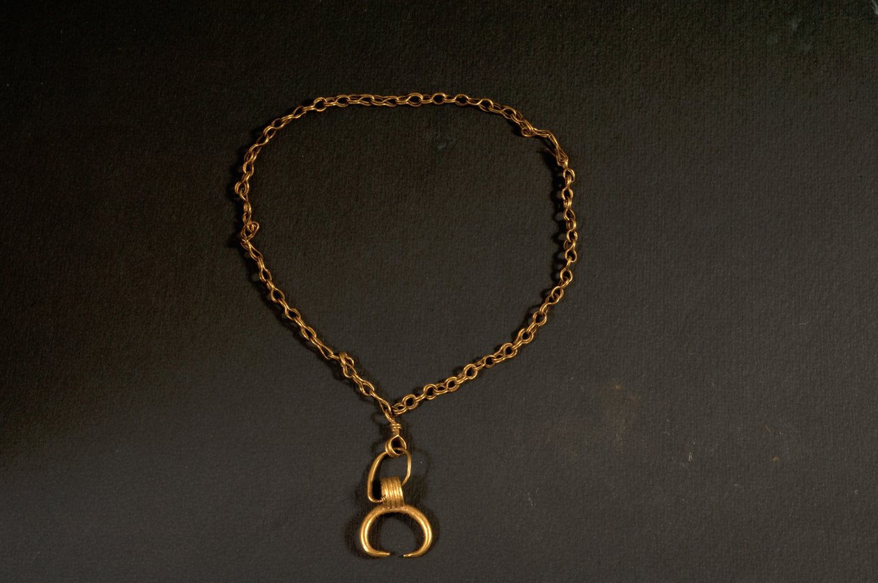 Collana con pendente (oro) da Roman
