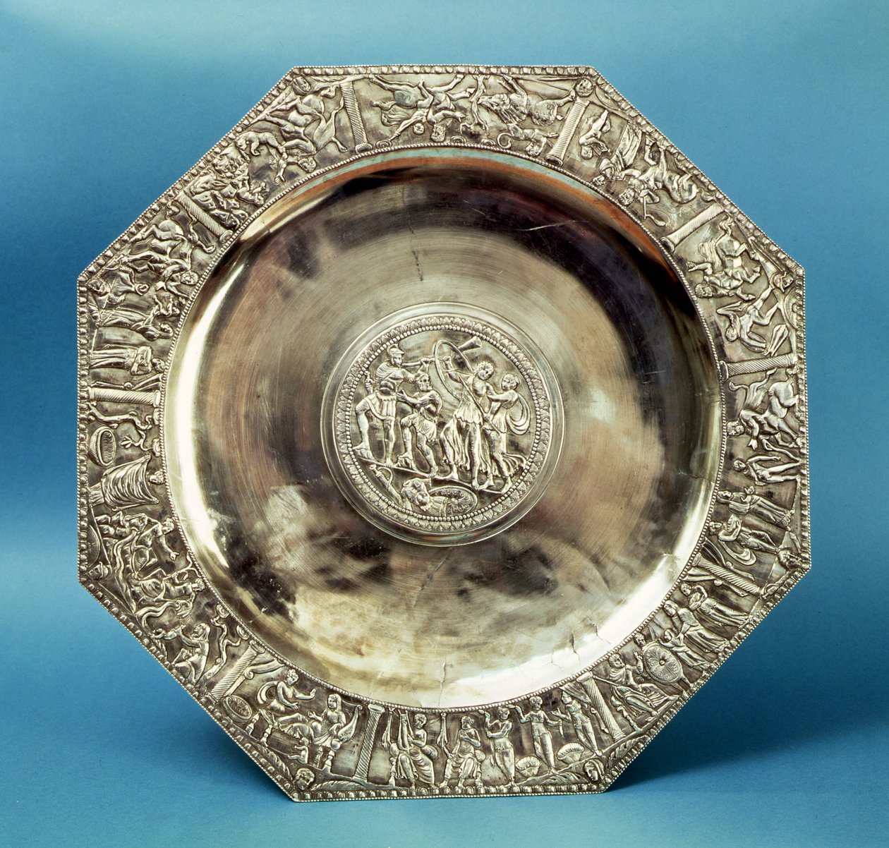 Piatto ottagonale da Kaiseraugst, romano da Roman