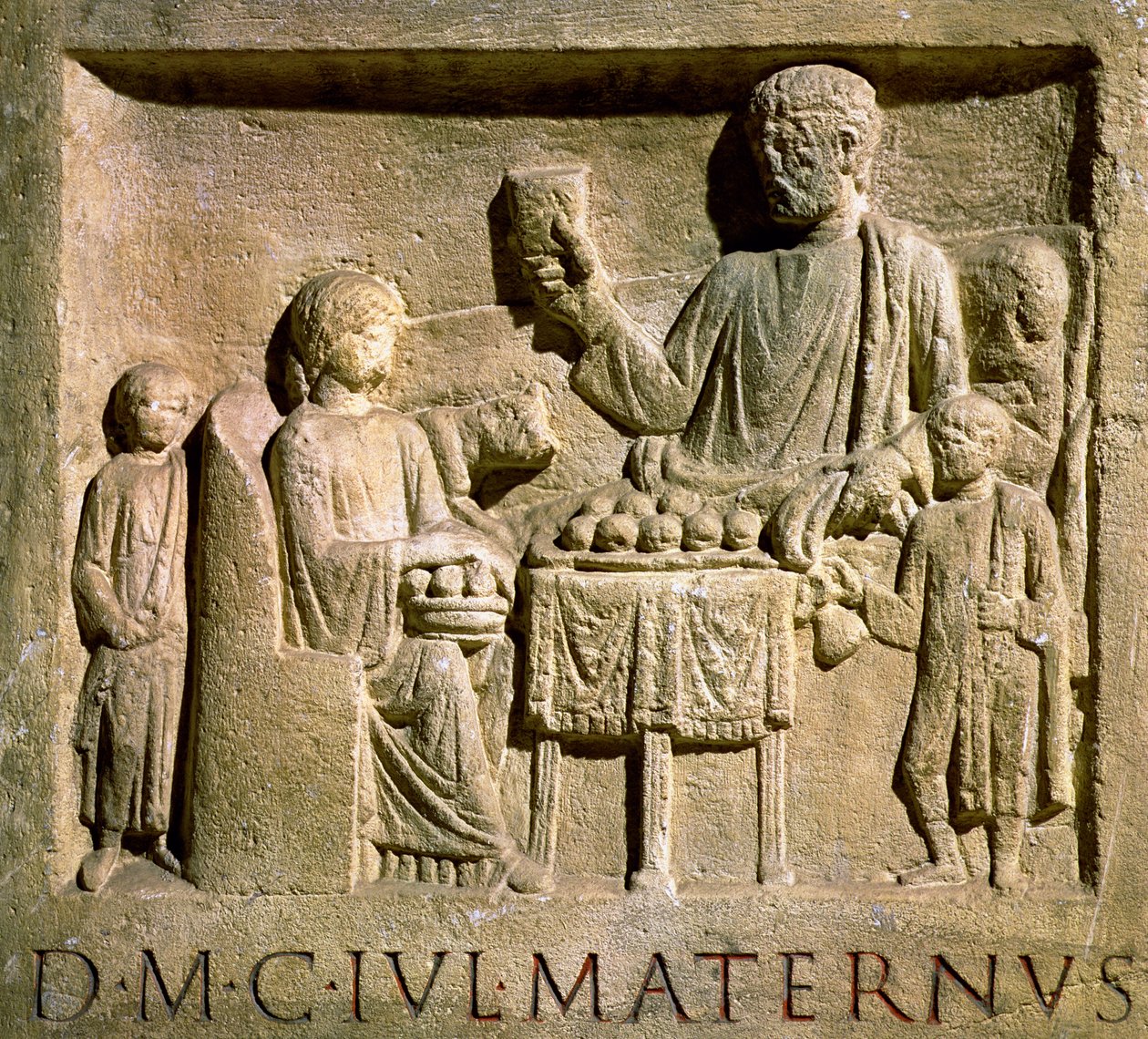 Rilievo che raffigura un pasto familiare da Roman