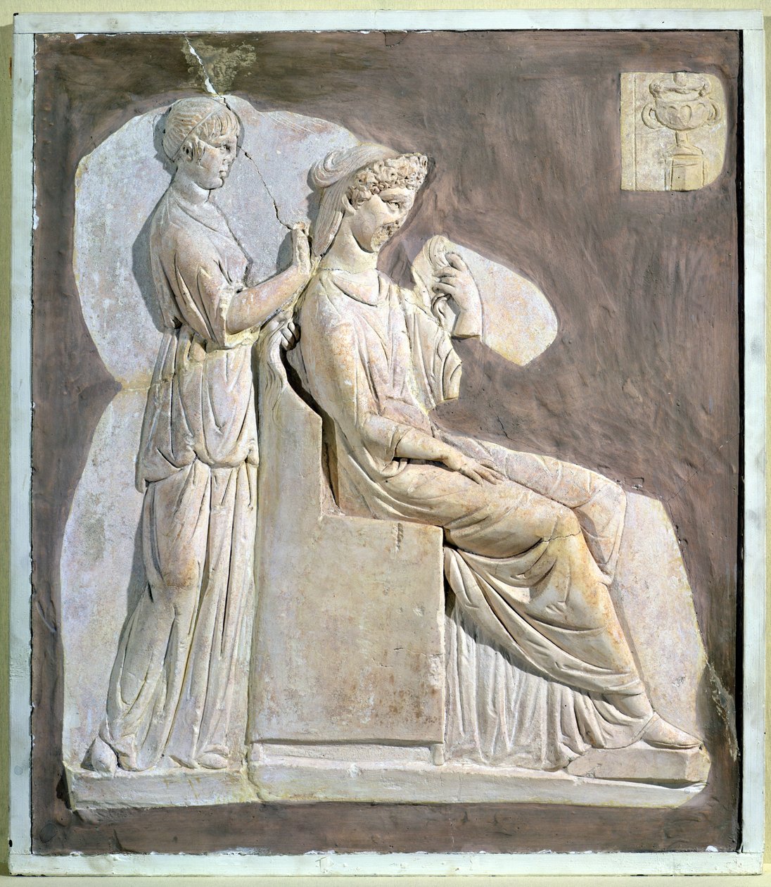Rilievo che raffigura una donna alla sua toilette, dalla Tunisia da Roman