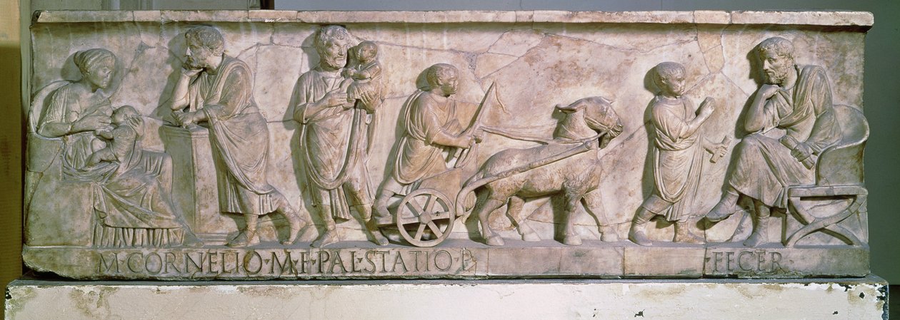 Sarcofago di Cornelius Statius che raffigura scene della vita di un bambino da Roman