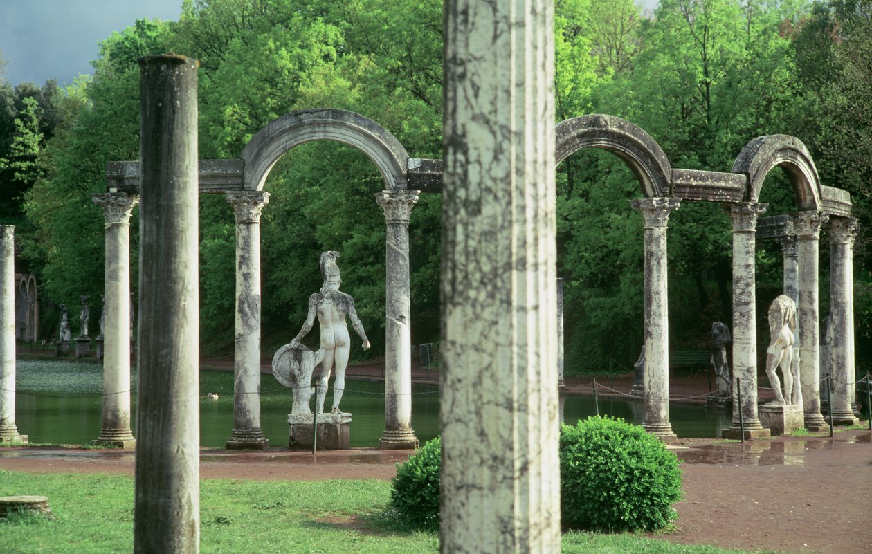 La Colonnata Nord del Canopo, vista da Nord, 124 d.C. da Roman