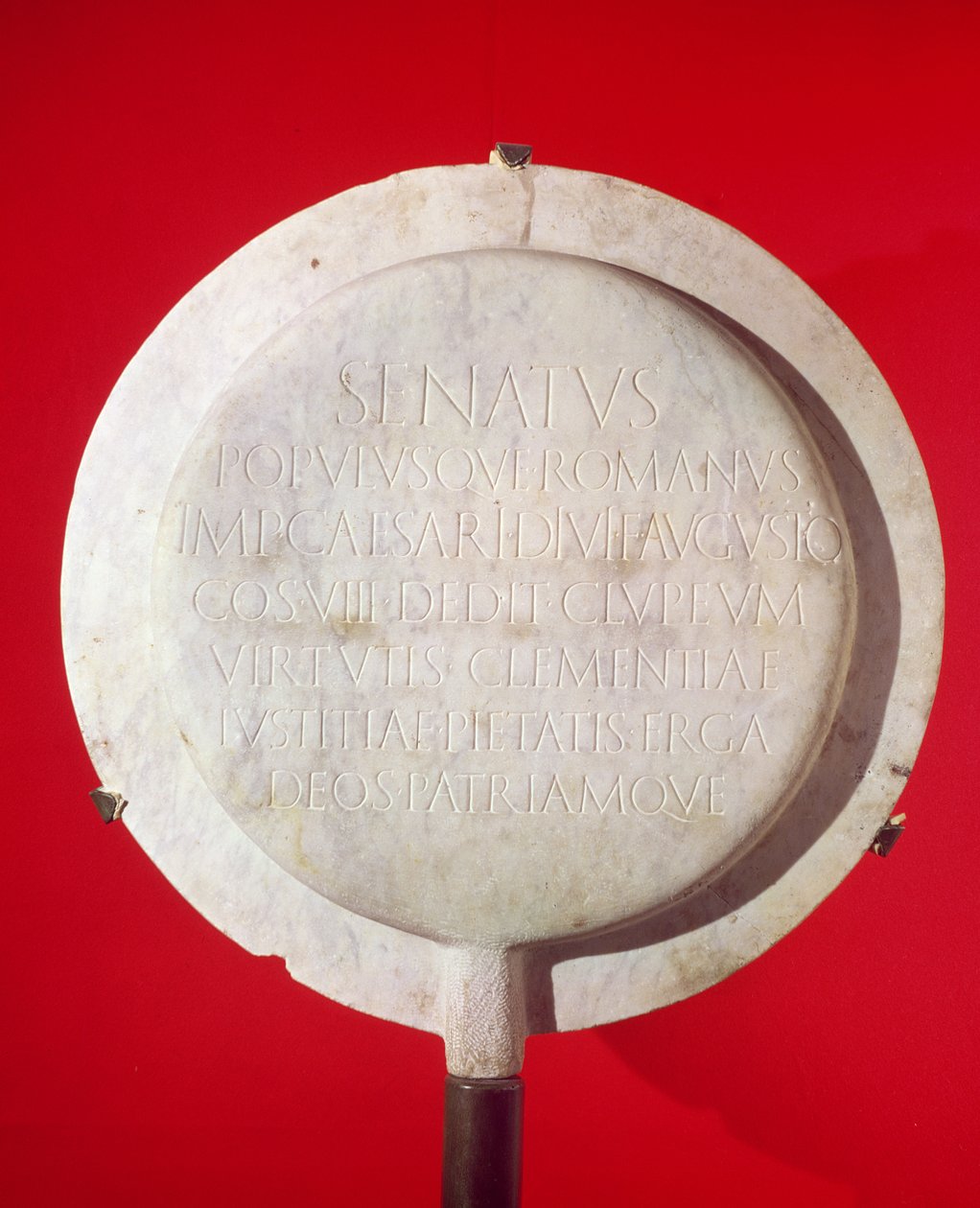 Scudo Votivo in Onore di Augusto, 26 a.C. da Roman