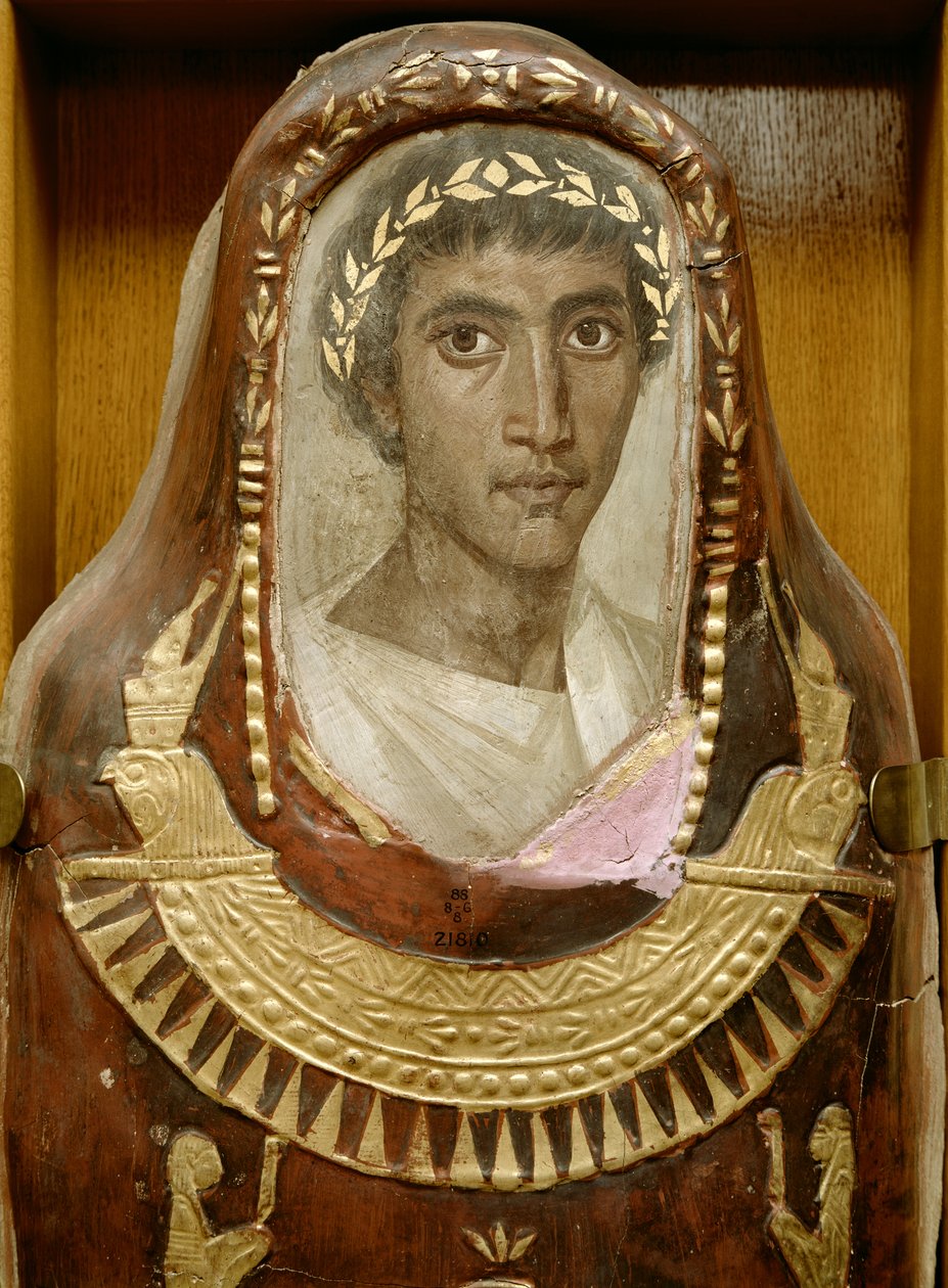Cassa mummia dipinta e dorata di Artemidoro con ritratto encaustico in stile ellenistico, da Hawara da Roman Period Egyptian