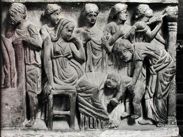 Rilievo che raffigura una donna che piange il defunto, dettaglio dal Sarcofago della Conclamazione da Roman Roman