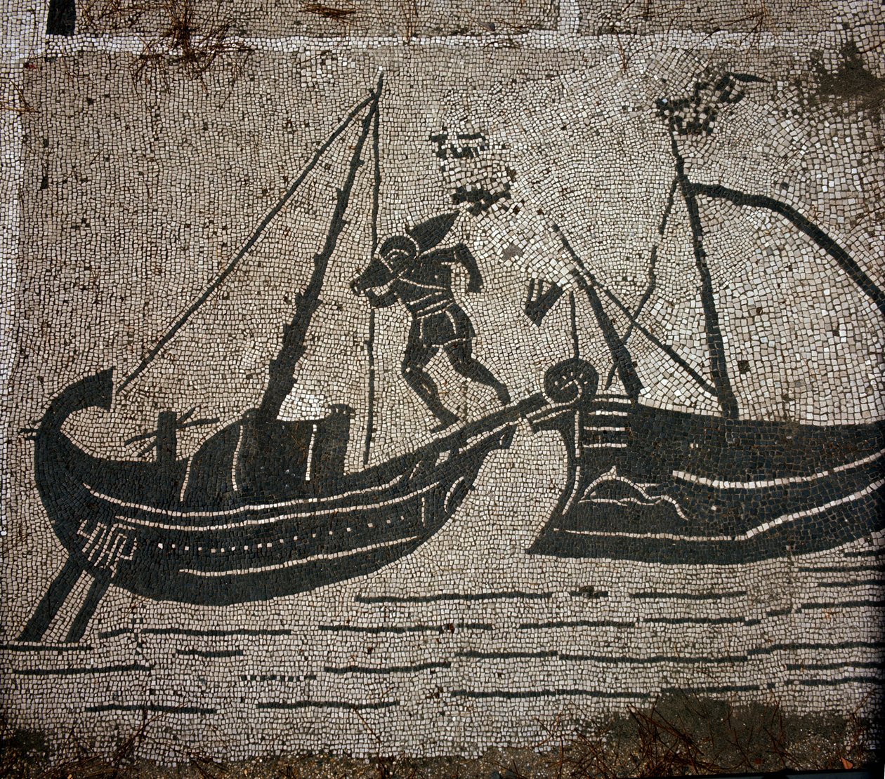Antica Ostia. Piazza delle Corporazioni. Mosaico della Corporazione dei Marinai di Sabratha. Caricamento delle merci su una nave da Roman