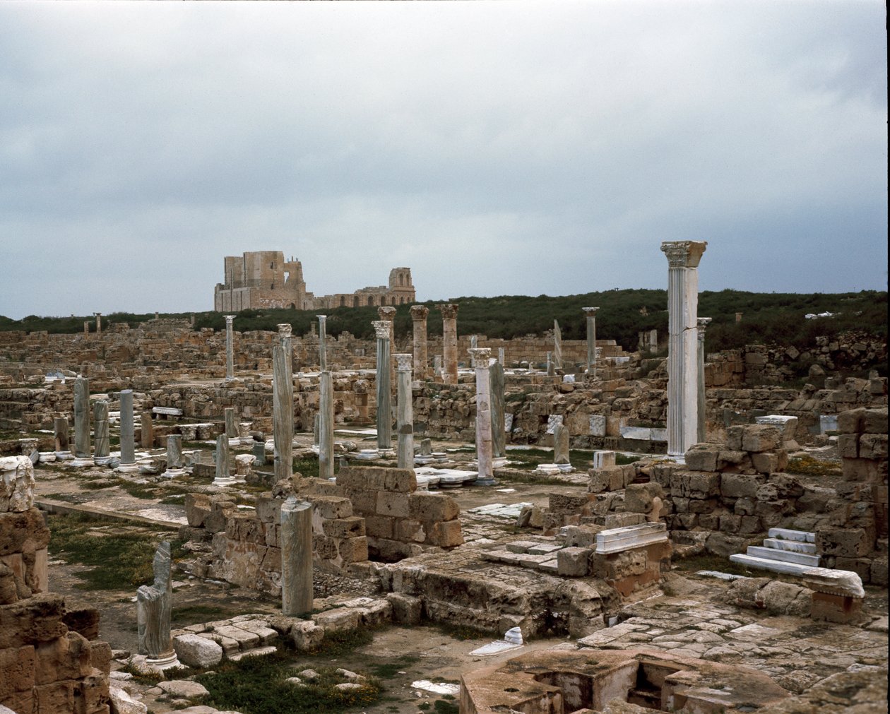 Sito archeologico e teatro romano, II-III secolo da Roman