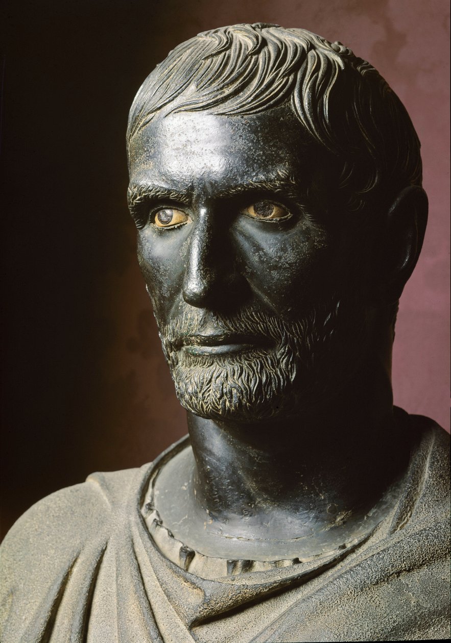 Busto di Bruto (Bruto Capitolino) - Scultura in bronzo. 300 a.C., Dim. 79 cm - Roma, Musei Capitolini, Palazzo dei Conservatori, Sala dei Trionfi da Roman