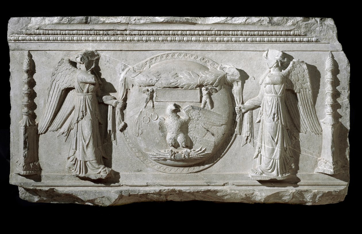 Frammento di rilievo in marmo dalla Piazza della Consolazione a Roma da Roman