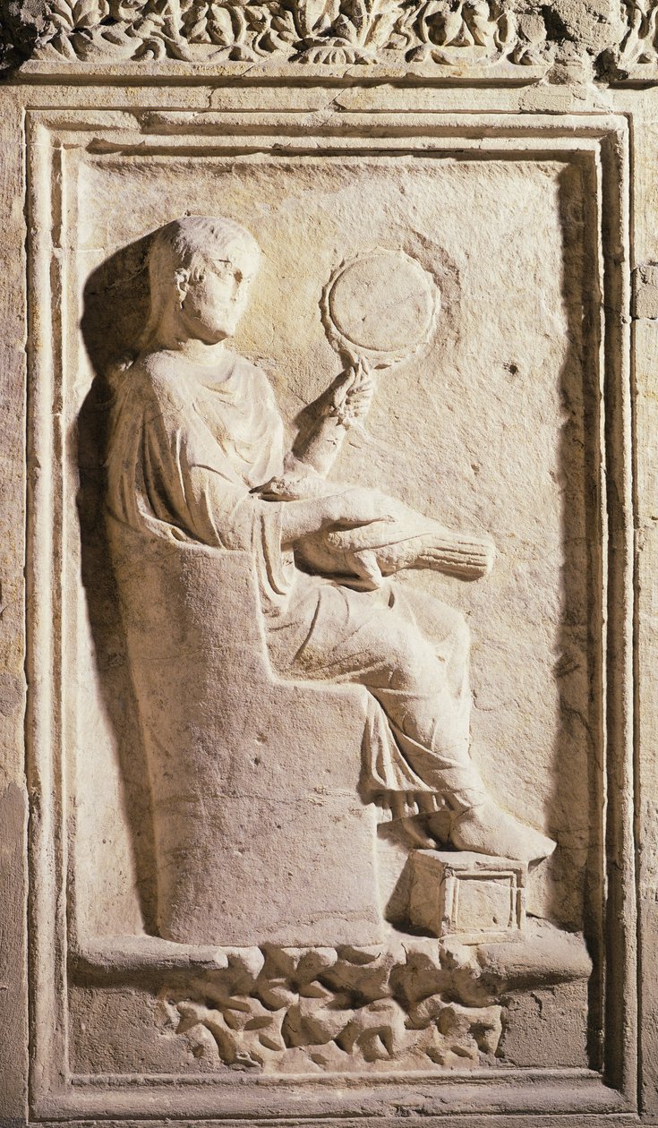 Rilievo raffigurante una dama romana con uno specchio da Roman
