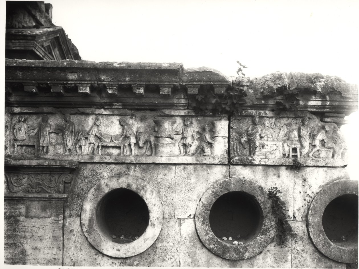 Rilievo dal fregio che raffigura il processo di panificazione, c.30 a.C. (dettaglio) da Roman
