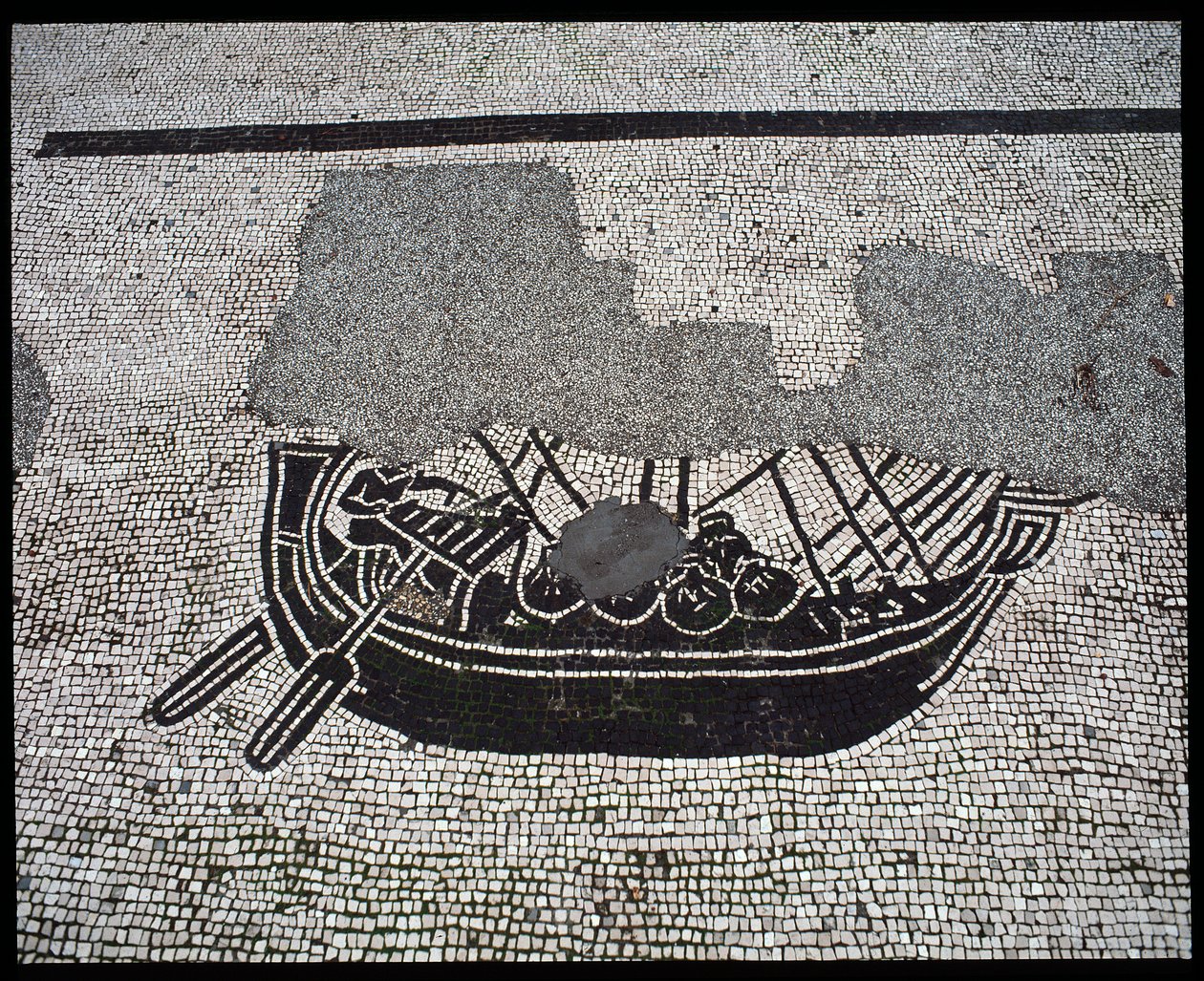 Arte romana: “Nave” Mosaico della Corporazione dei marinai, Piazza delle Corporazioni da Roman