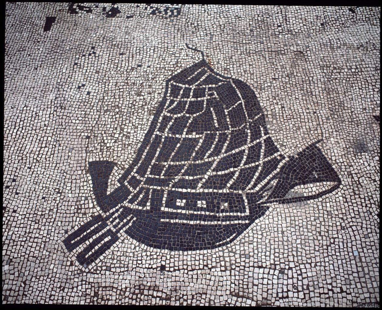 Arte romana: “Nave” Mosaico della Corporazione dei marinai, Piazza delle Corporazioni da Roman