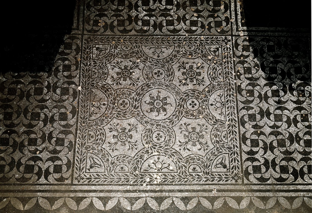 Arte romana: dettaglio dei mosaici del pavimento di Villa Adriana a Tivoli da Roman