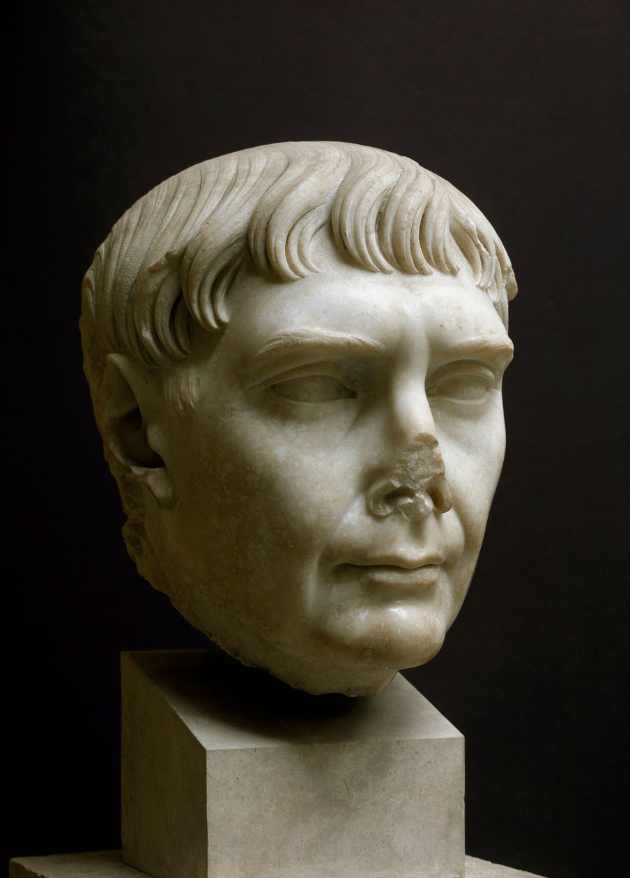 Arte romana: testa in marmo dell