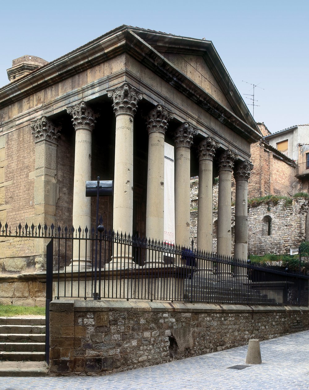 Tempio Romano a Barcellona, Spagna, inizio II secolo d.C. da Roman