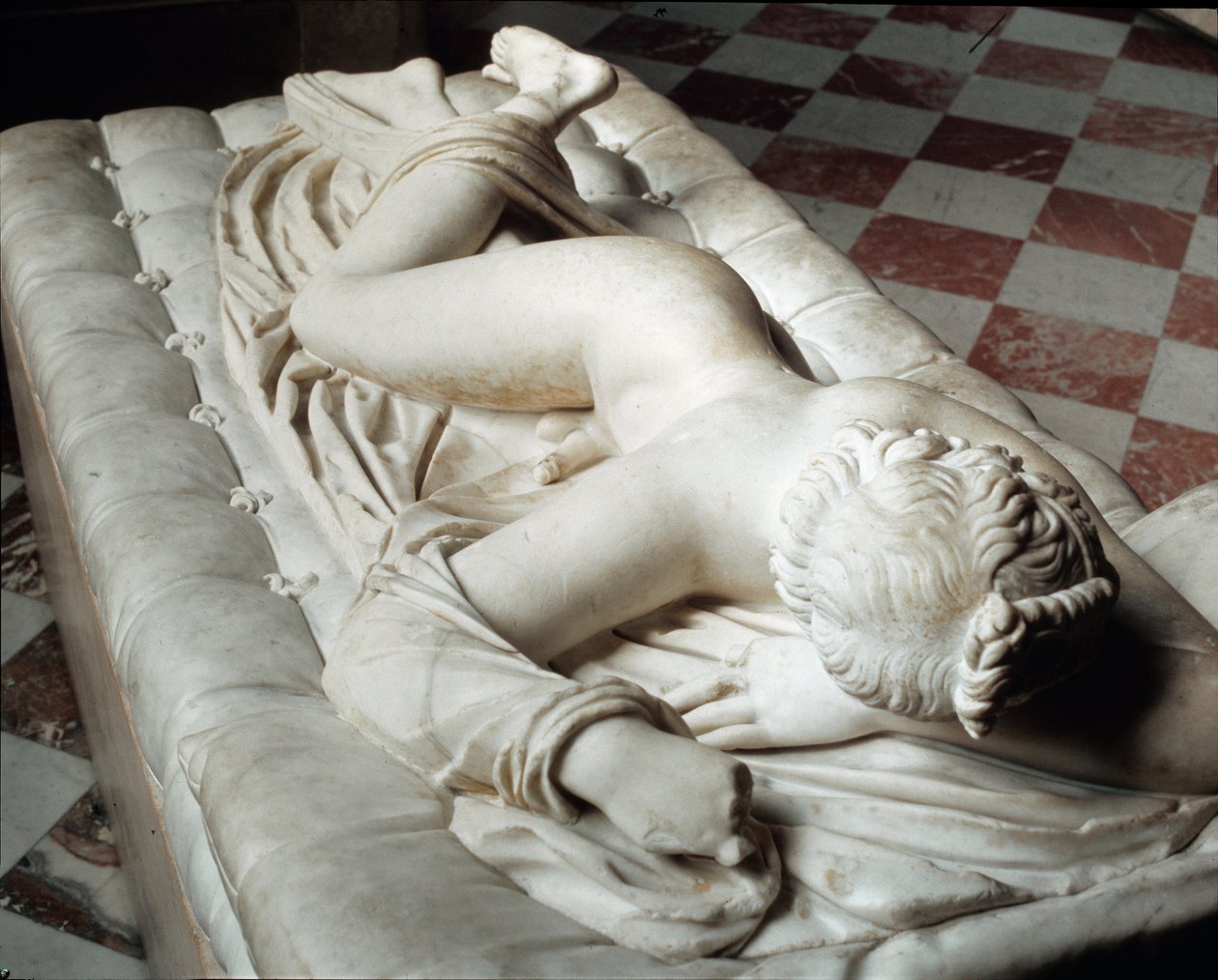 Ermafrodito dormiente (scultura in marmo, II secolo a.C.) da Roman