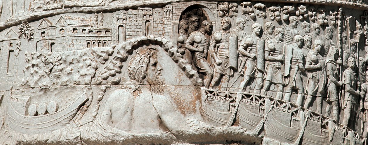 Le legioni romane salpano ad Ancona sotto la protezione di Nettuno (dettaglio della Colonna Traiana) da Roman