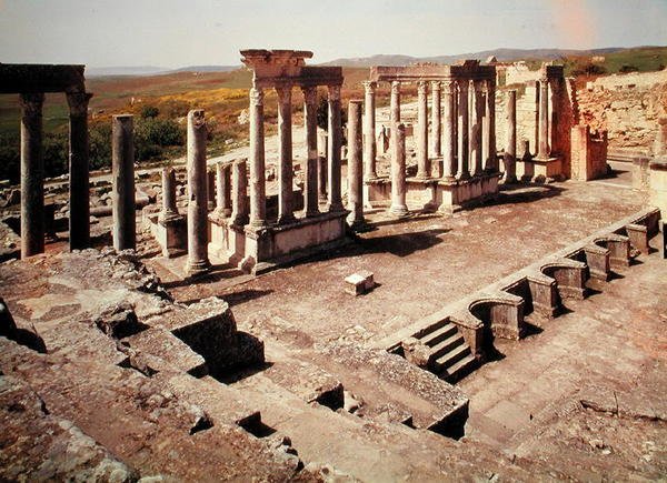 Vista del palco del teatro, 168-169 d.C. da Roman