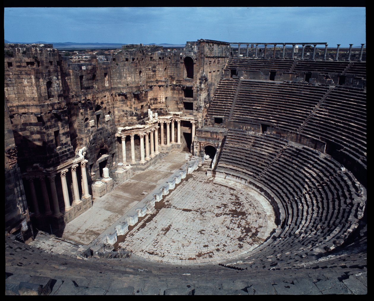 Vista del teatro da Roman