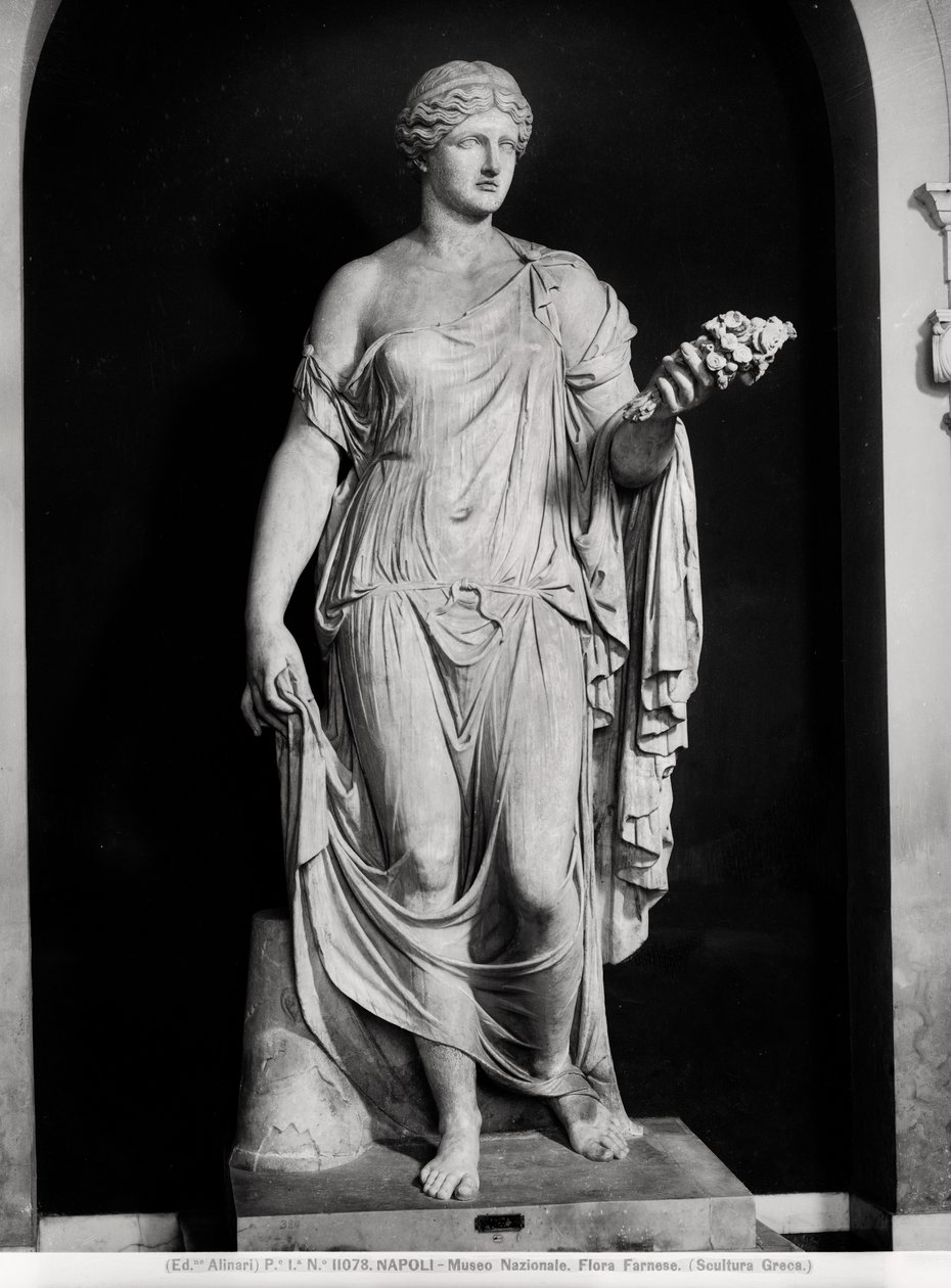 Statua femminile chiamata Flora Farnese, II-III secolo d.C. da Roman Roman