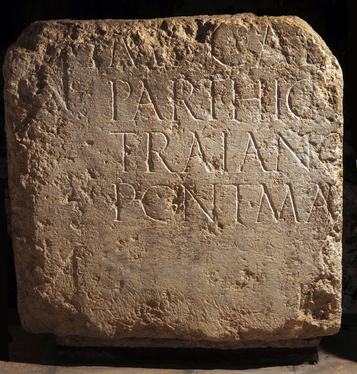 Parte di una più grande iscrizione adrianea, II secolo d.C. da Roman Roman