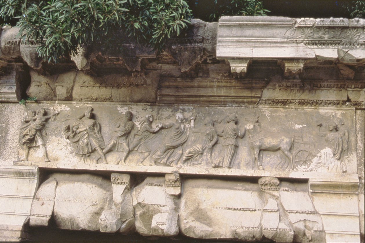 Ratto delle Sabine, da un fregio della Basilica Emilia da Roman Roman