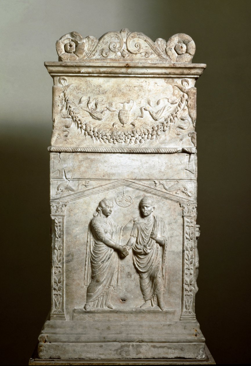 Arte romana: altare funerario decorato con la scena di un matrimonio (Junctio dextrarum) da Roman Roman