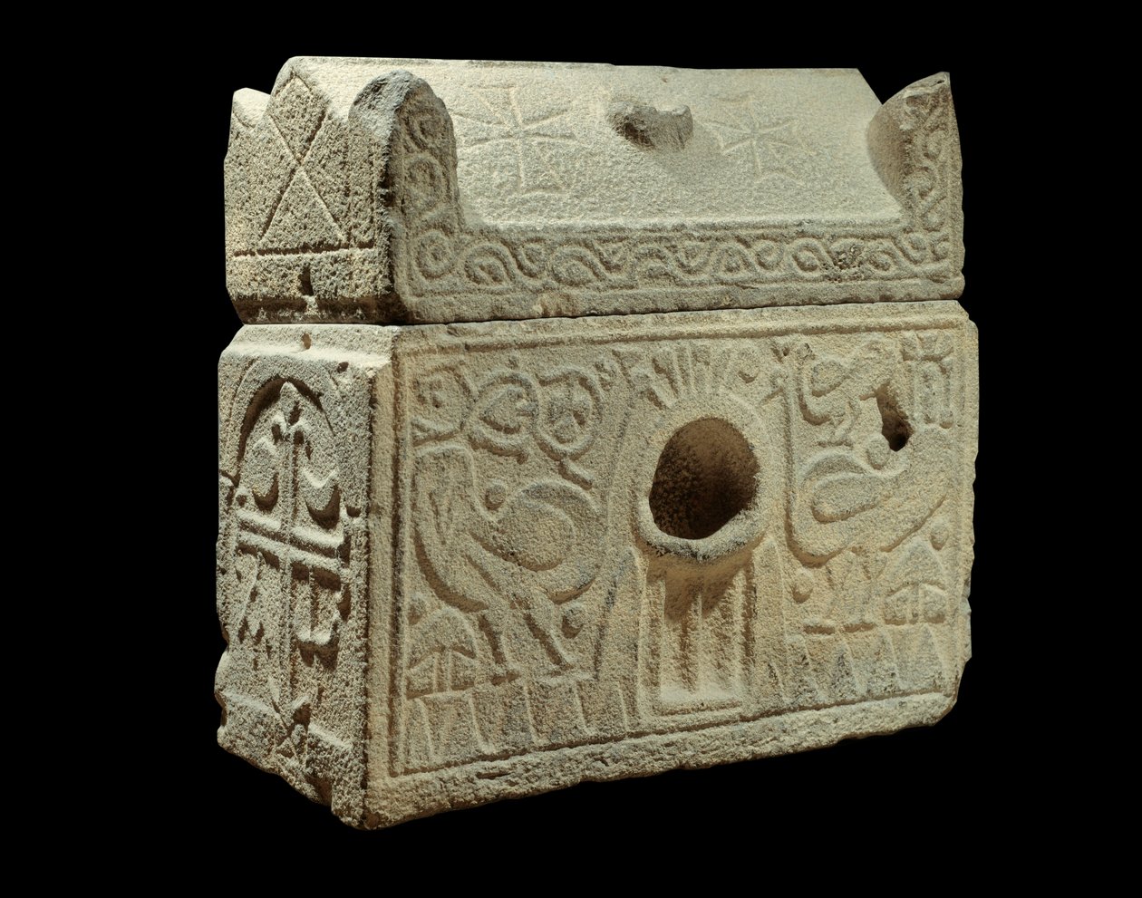 Arte romana: reliquiario a forma di sarcofago, trovato in Siria. Parigi, Museo del Louvre da Roman Roman