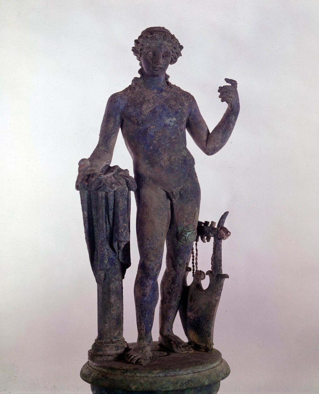 Statua di Apollo in bronzo. Museo delle Antichità Romane a Roma da Roman Roman