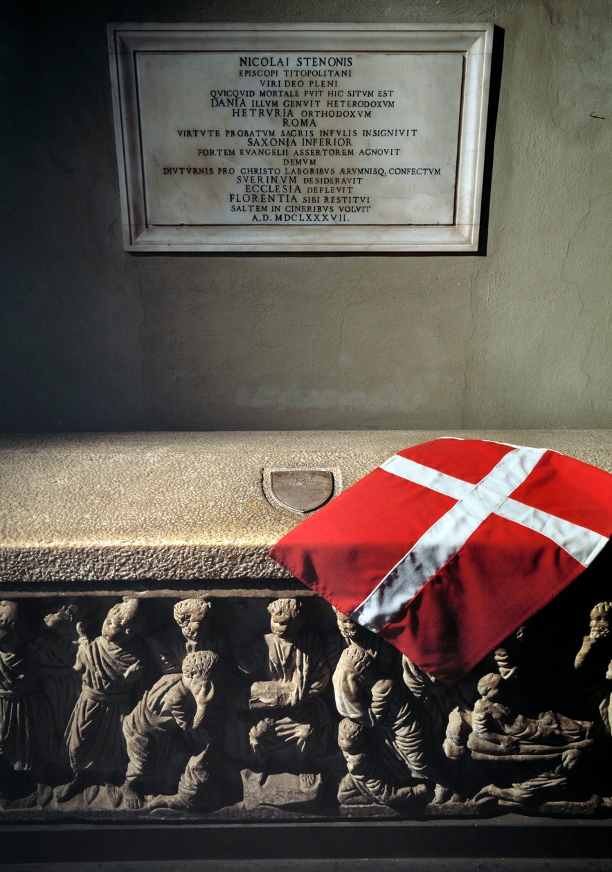Sarcófago romano usato come tomba di Niccolò Stenone (Niels Stensen) da Roman Roman