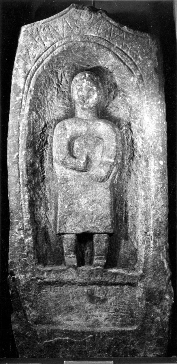 Lapide romana con iscrizione funeraria per Pervica da Roman Roman