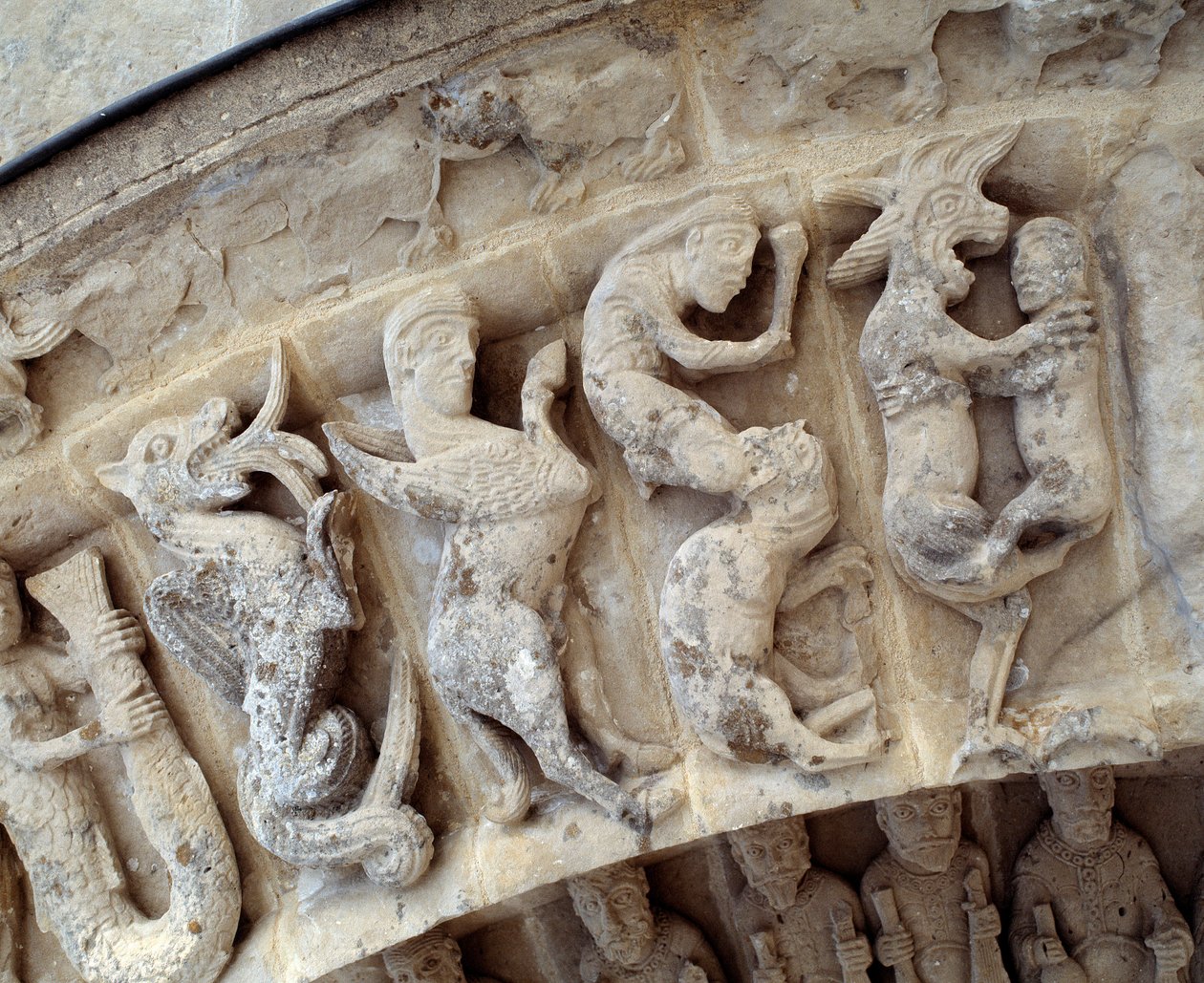 Dettaglio delle sculture del portale sud da Romanesque