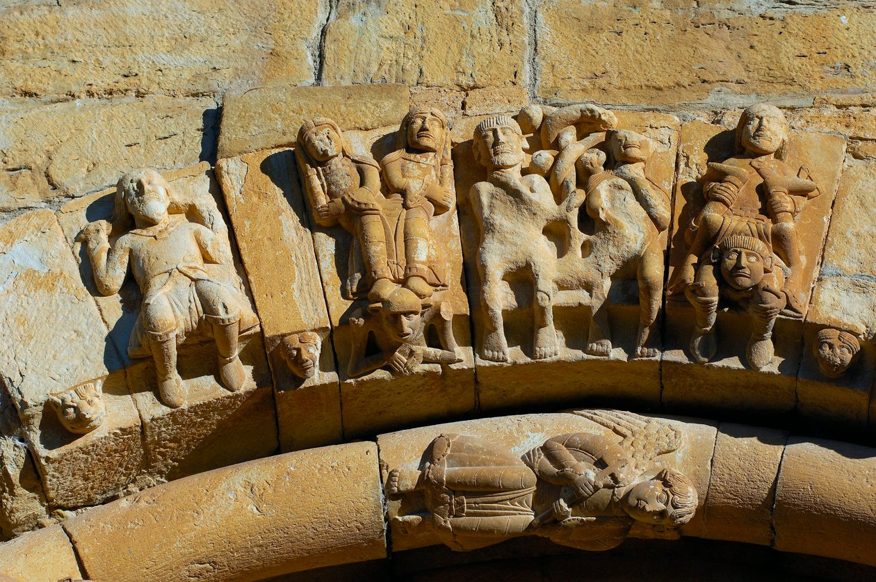 Facciata della Chiesa di Santa Maria de Covet, Isona, Spagna (dettaglio) da Romanesque