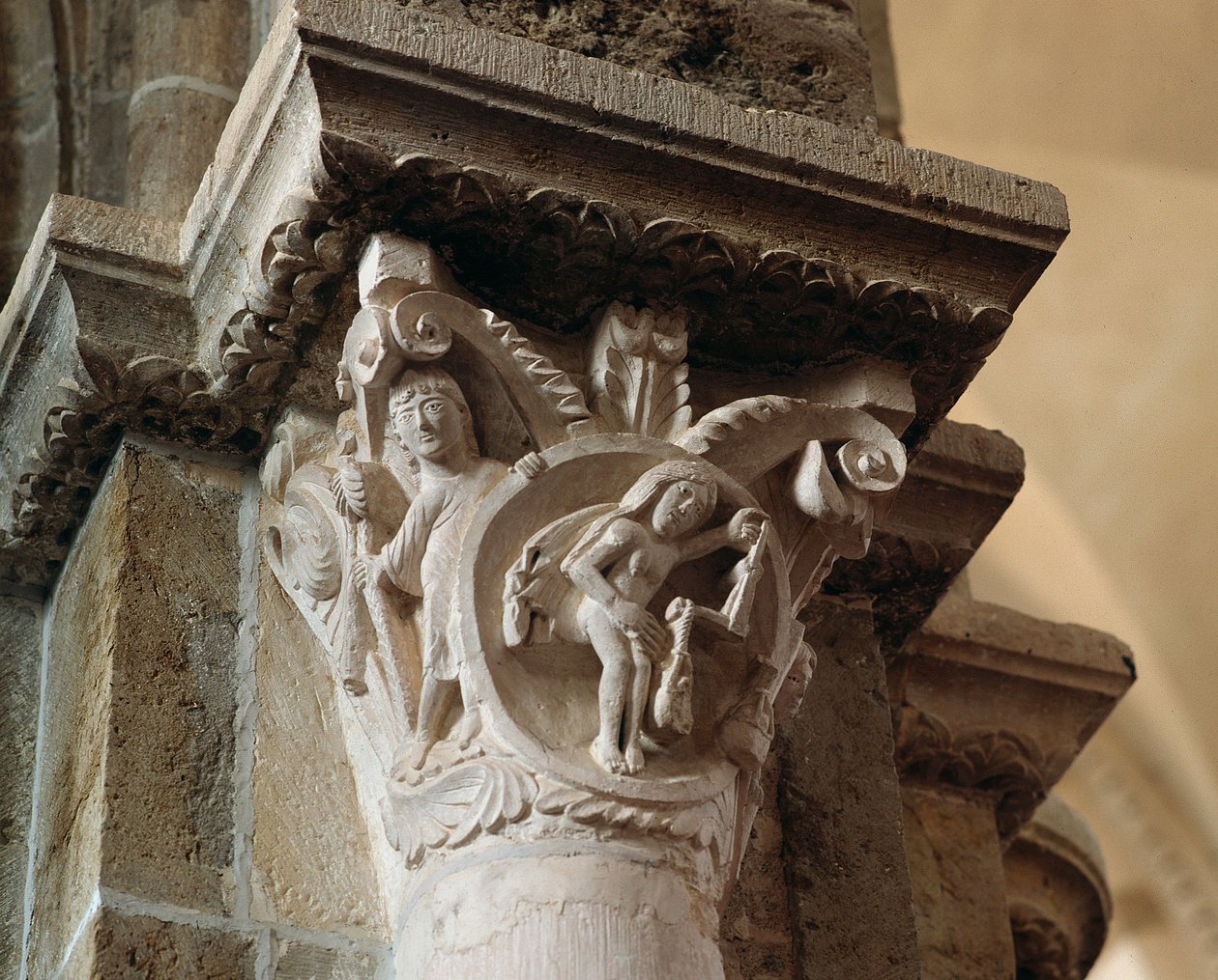 Bilancia (capitello scolpito) da Romanesque