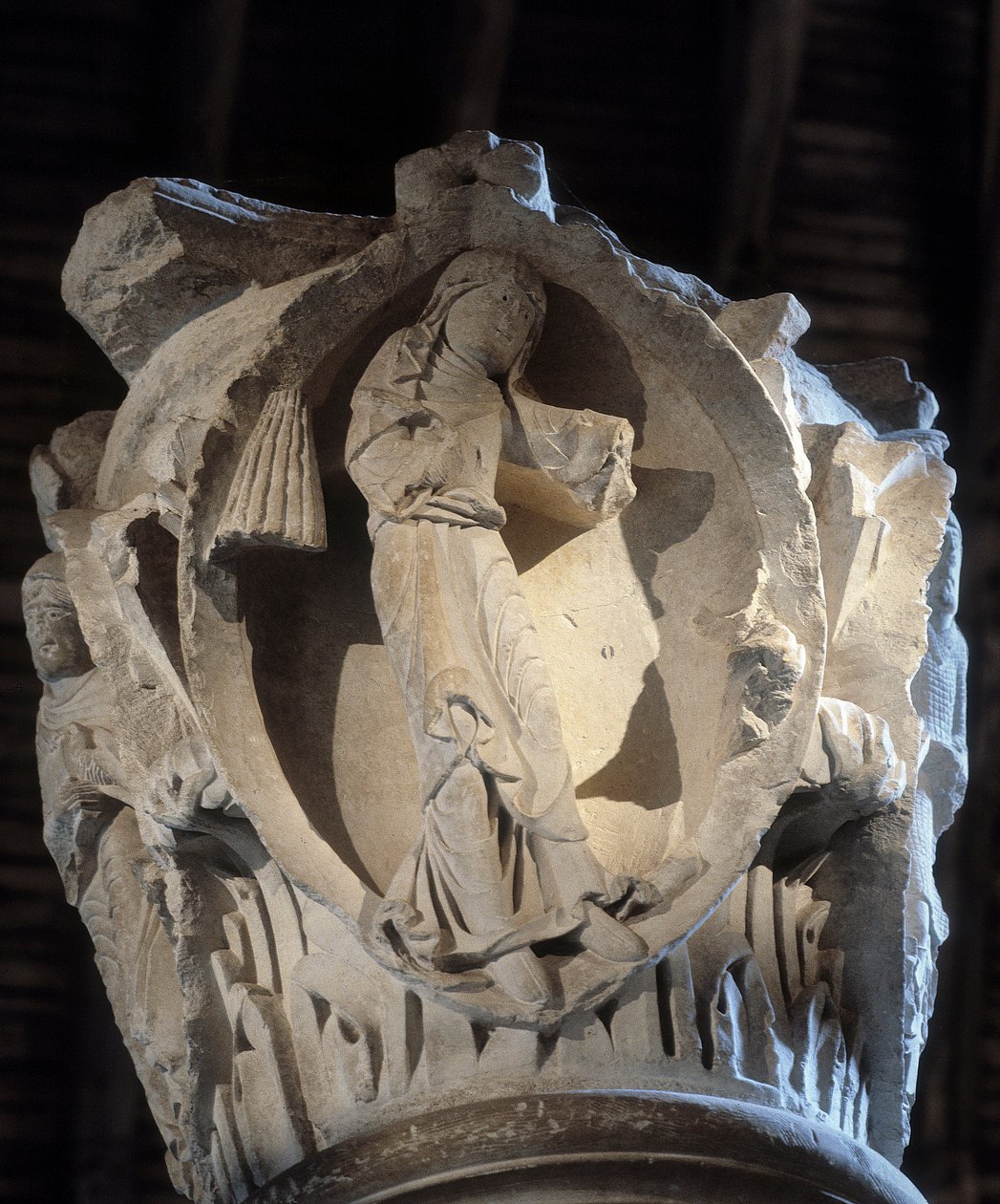 Prudenza: Capitello del coro (scultura) da Romanesque