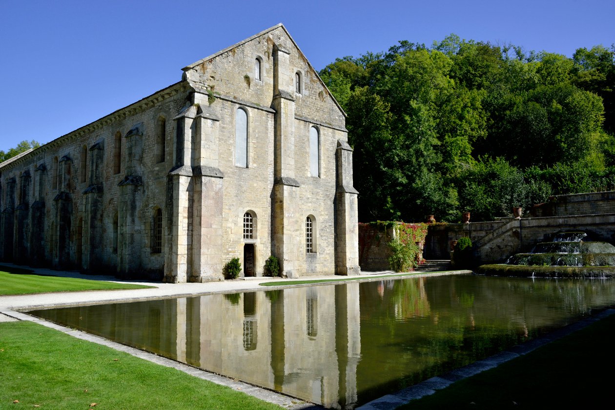 Architettura romanica: vista esterna della forgia dell