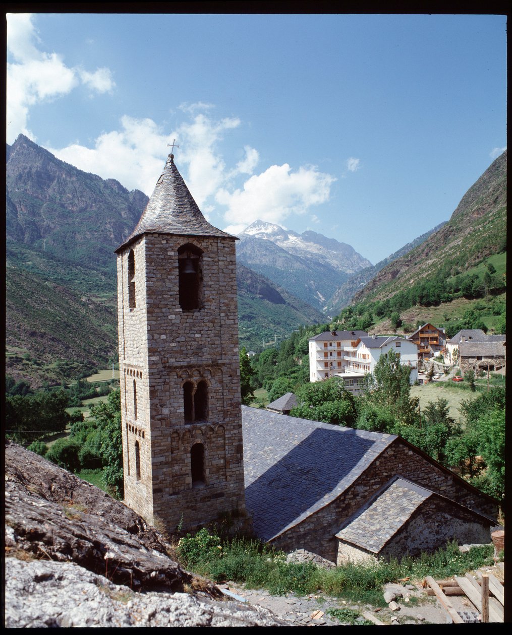 Vista della chiesa di San Giovanni de Boi da Romanesque