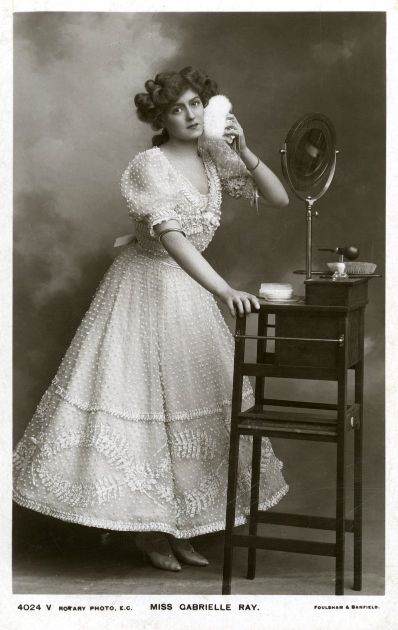 Gabrielle Ray, attrice, ballerina e cantante inglese, c1906 da Rotary Photo