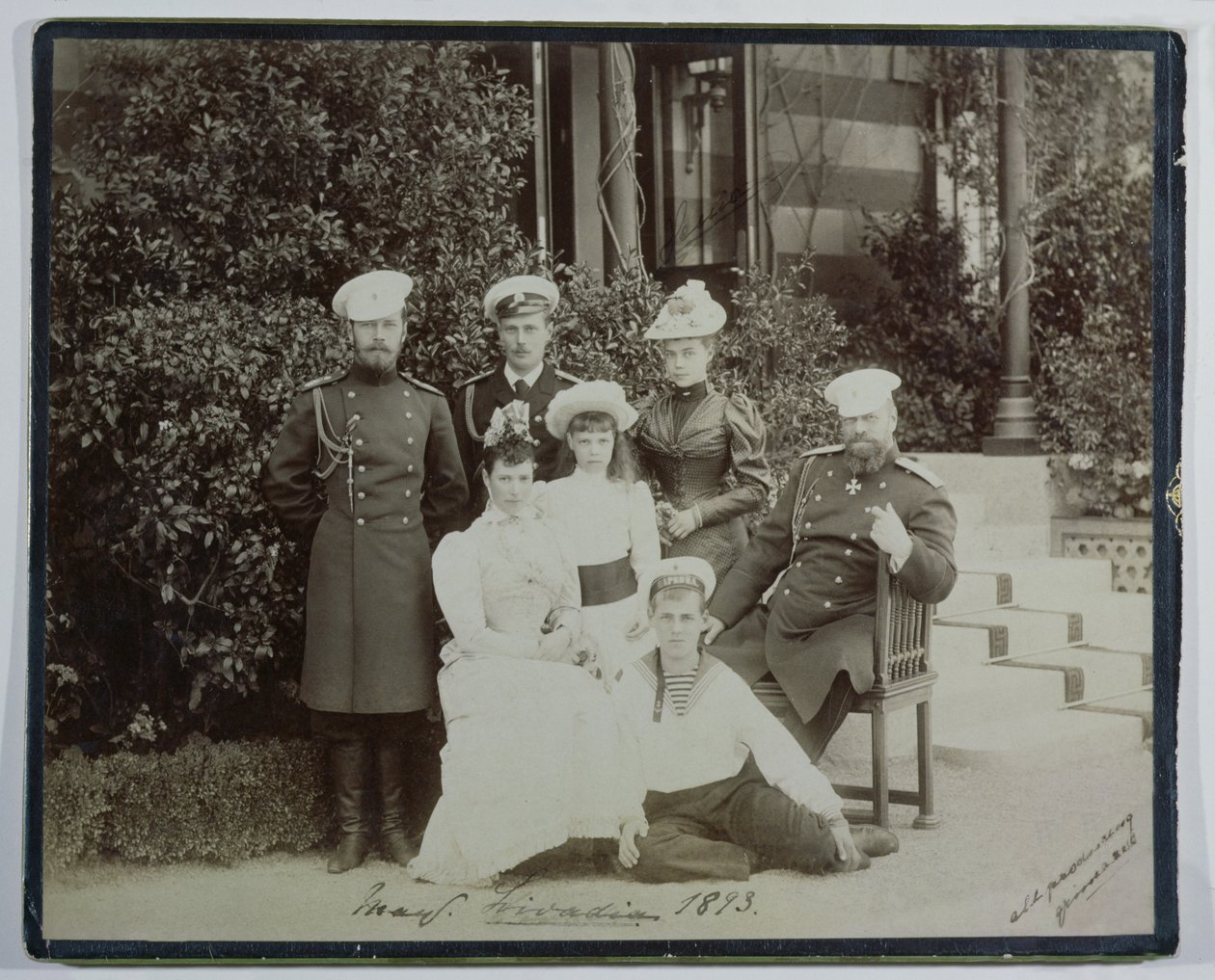 Lo Zar Alessandro III (1845-94) circondato dalla sua famiglia a Livadia, 1893 da Russian School