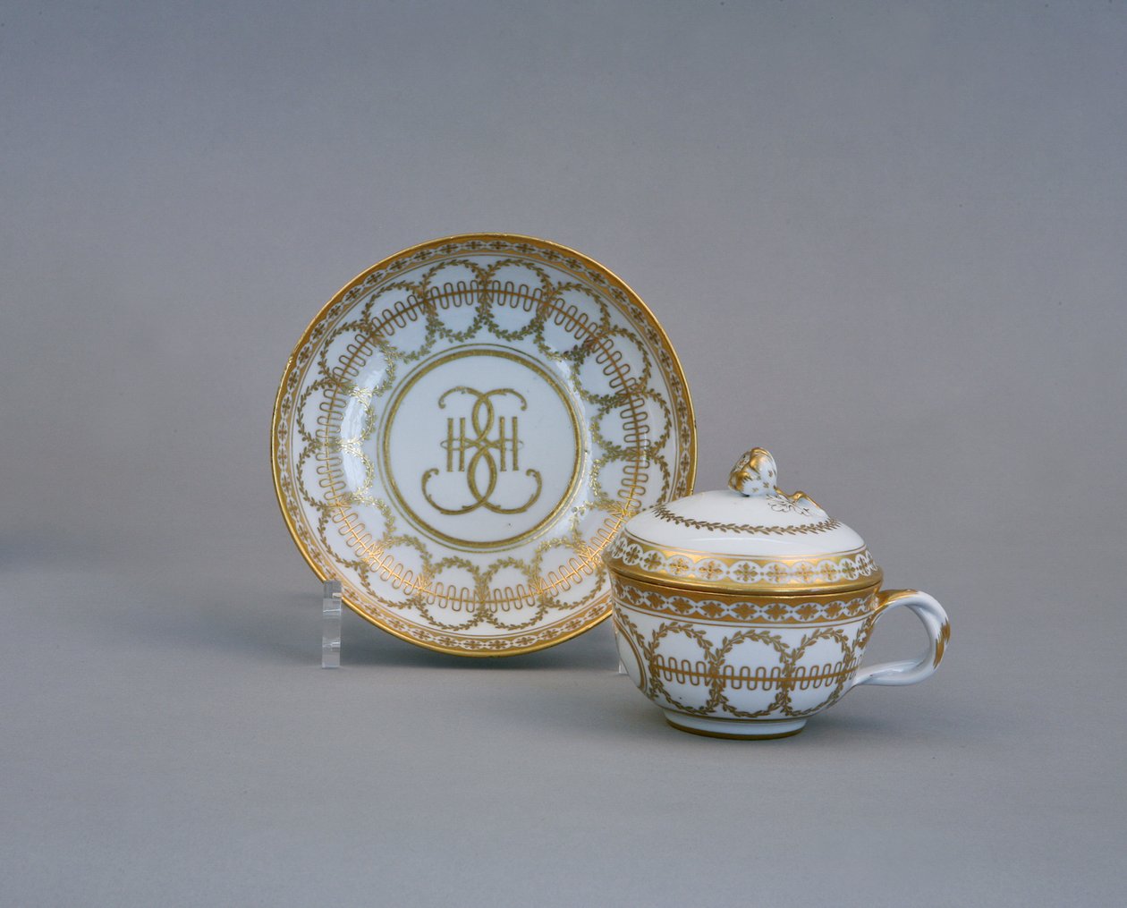 Tazza e piattino con il monogramma di Caterina II, Fabbrica Imperiale di Porcellana, 1770-1780s da Russian Master