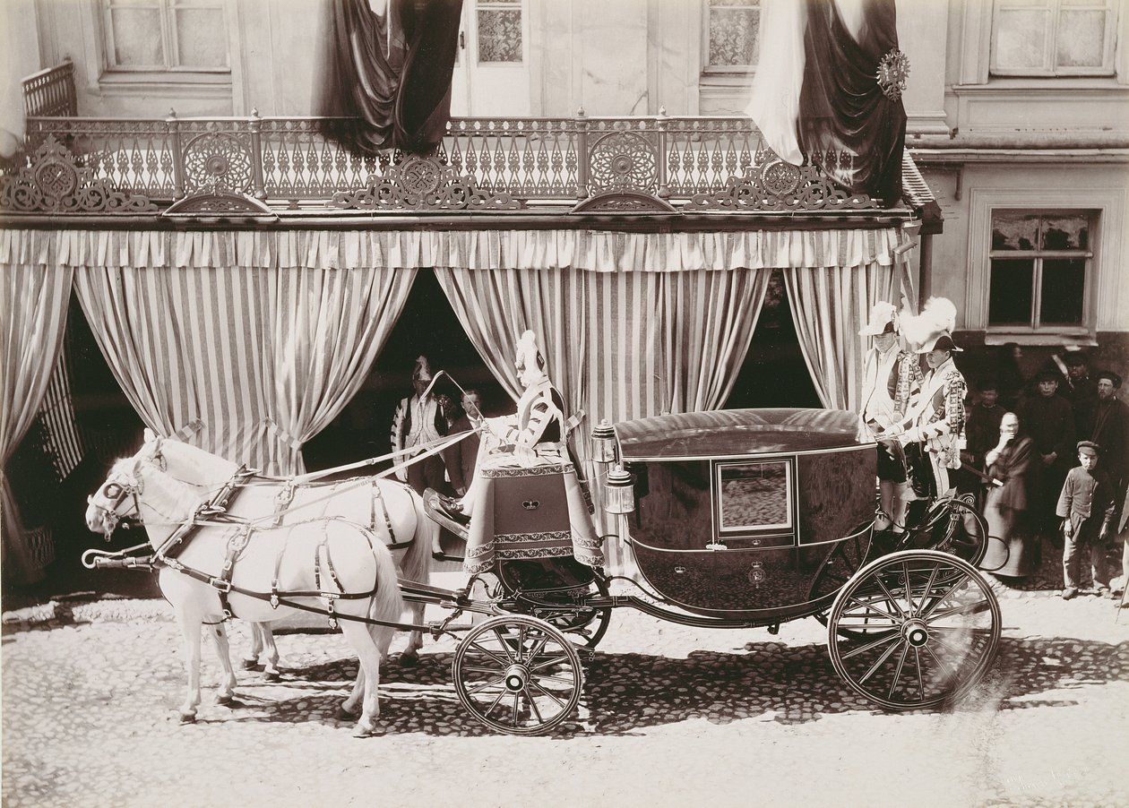 Carrozza che arriva al matrimonio dello zar Nicola II con la principessa Alessandra d