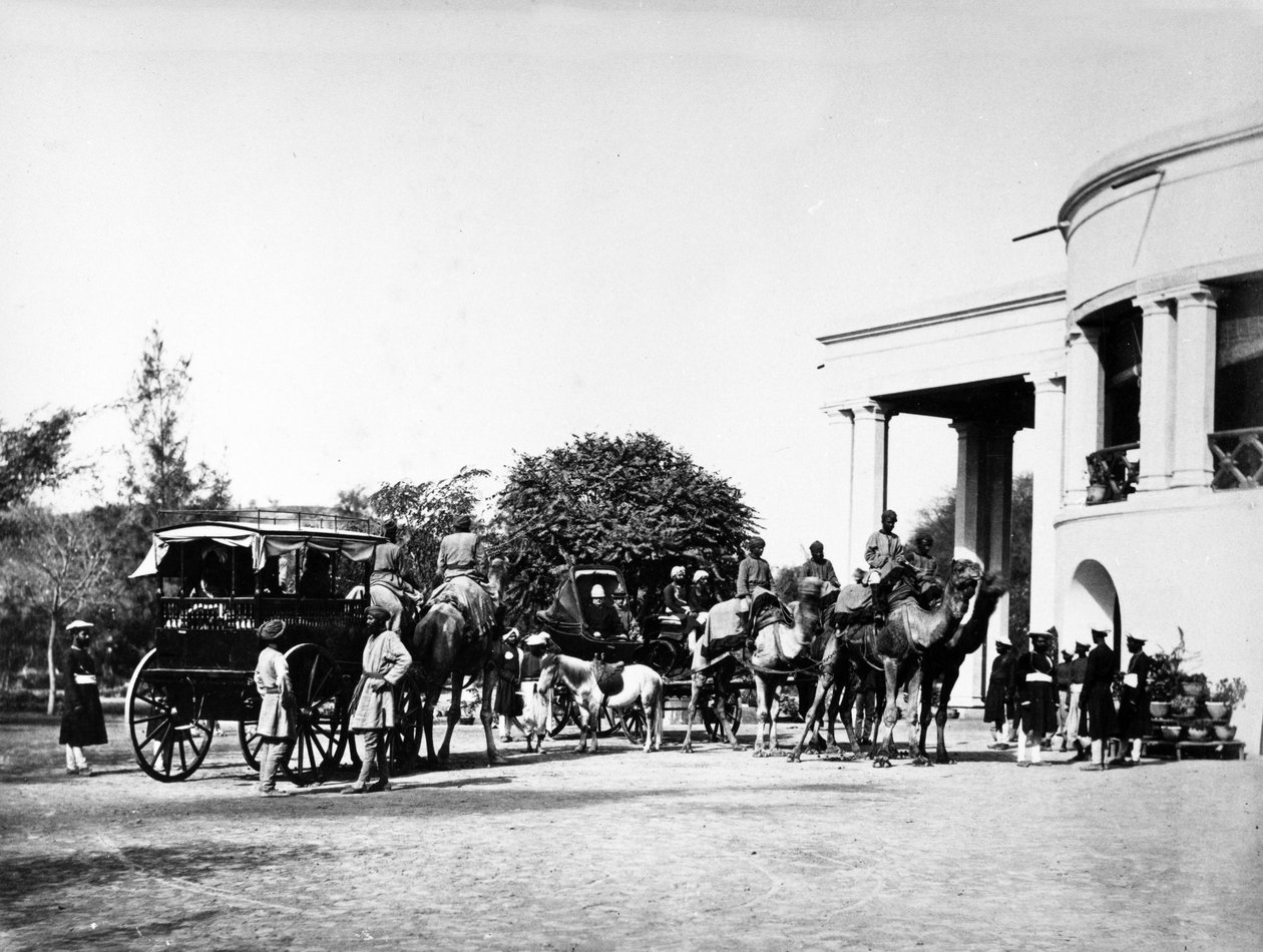 Governatore Luogotenente del Punjab e la sua carrozza a cammello, 1864 da Samuel Bourne