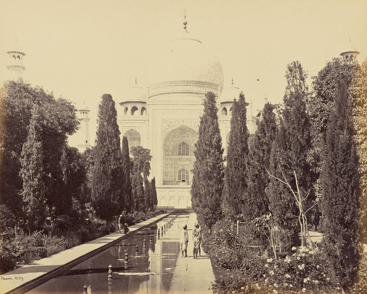 Agra; il Taj, dalla fontana da Samuel Bourne