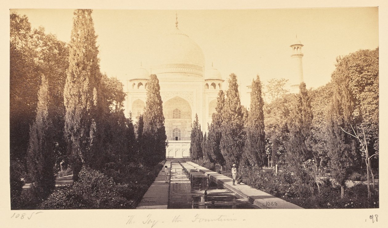 Agra; il Taj, dalla fontana da Samuel Bourne