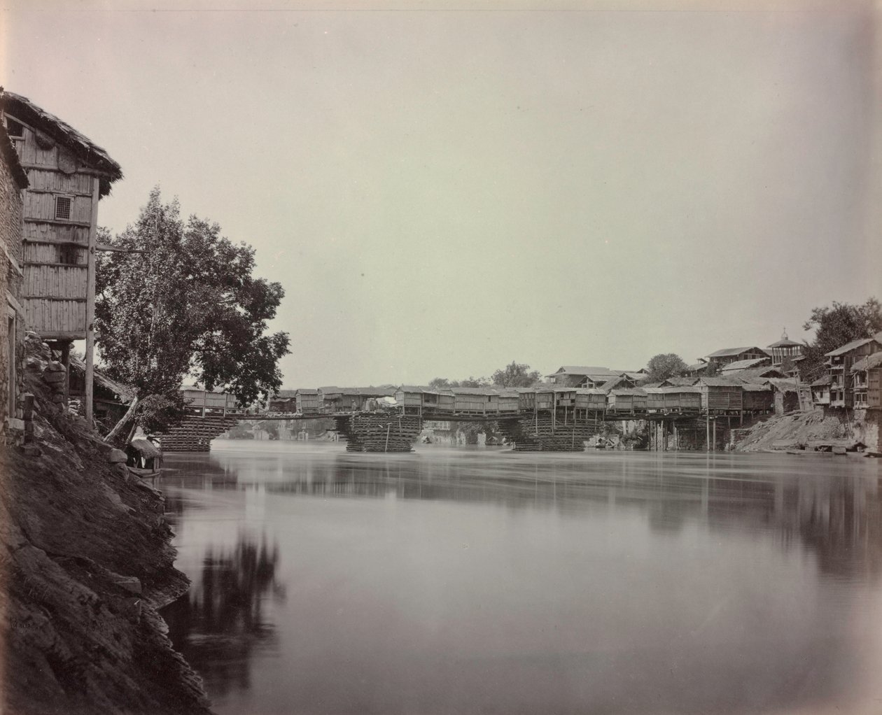 Ponte dei negozi, Srinagar, Kashmir, 1864 da Samuel Bourne