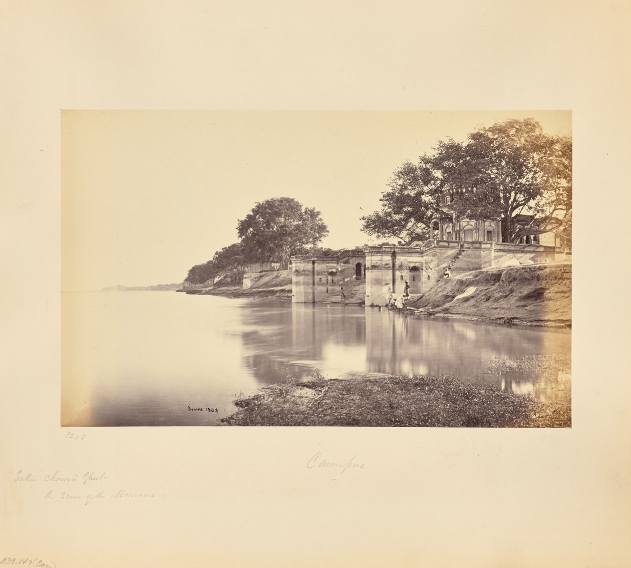 Cawnpore; Suttee Chowra Ghat, scena del massacro da Samuel Bourne