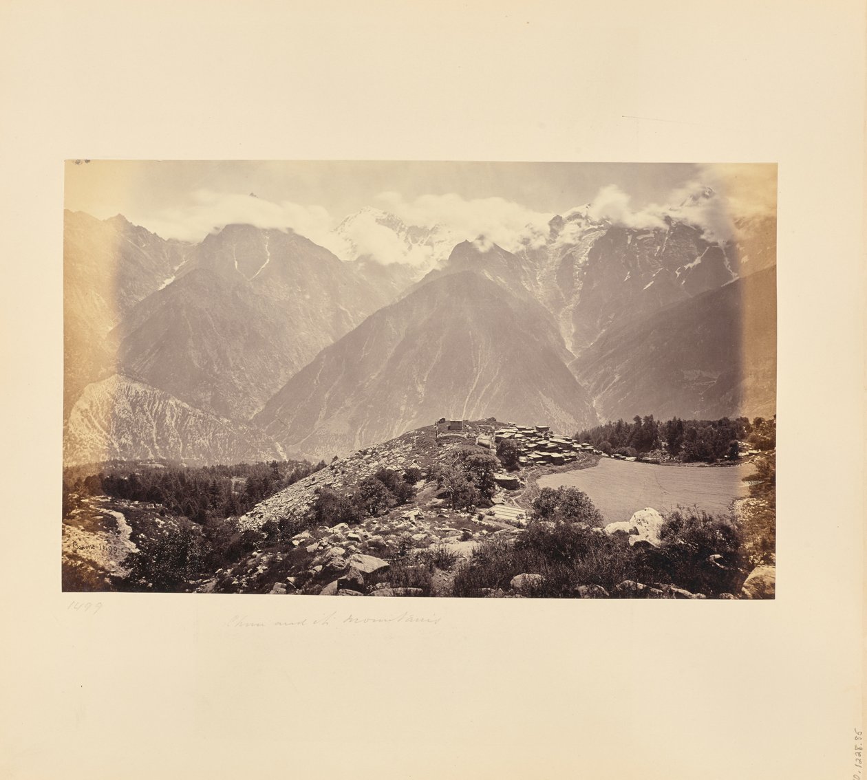 Chini e le sue montagne da Samuel Bourne
