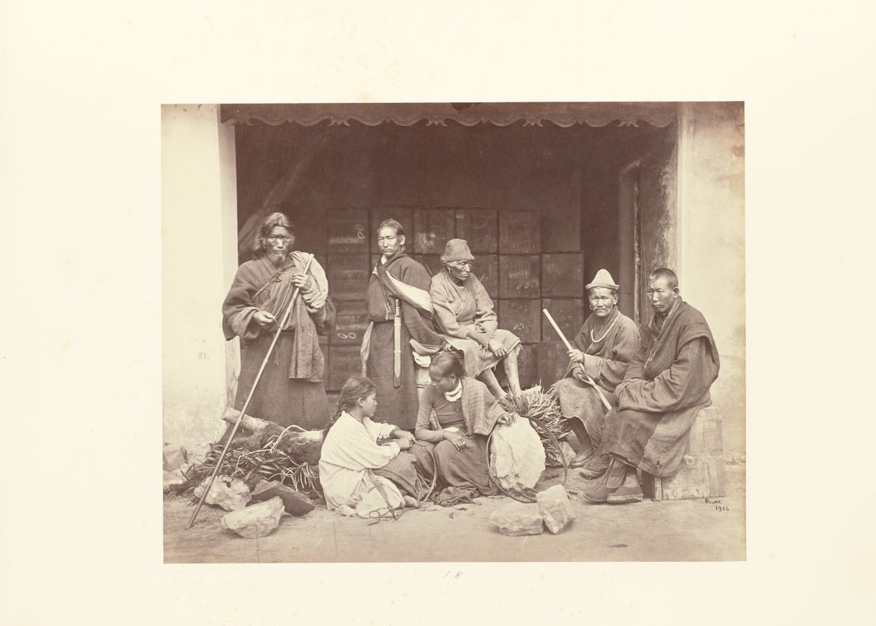 Darjeeling; Gruppo di Bhooteas e Nepaulesi da Samuel Bourne